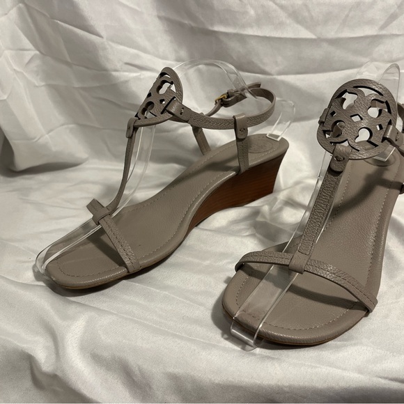 Tory Burch Gray Miller wedge heel sandal size 9 - Picture 3 of 5